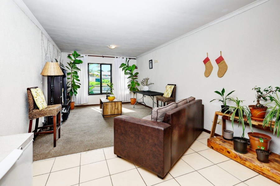 2 Bedroom Property for Sale in Bloemhof Western Cape
